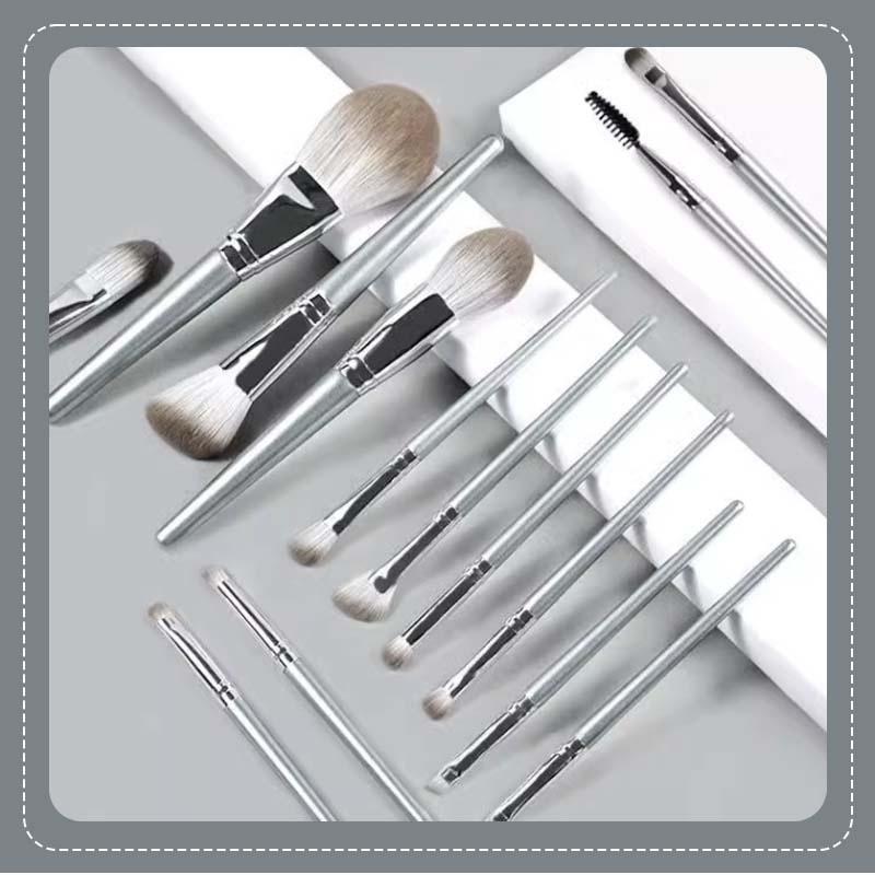 Set di 14 Pennelli da Trucco G - Merit Beauty Makeup recensione e prezzo