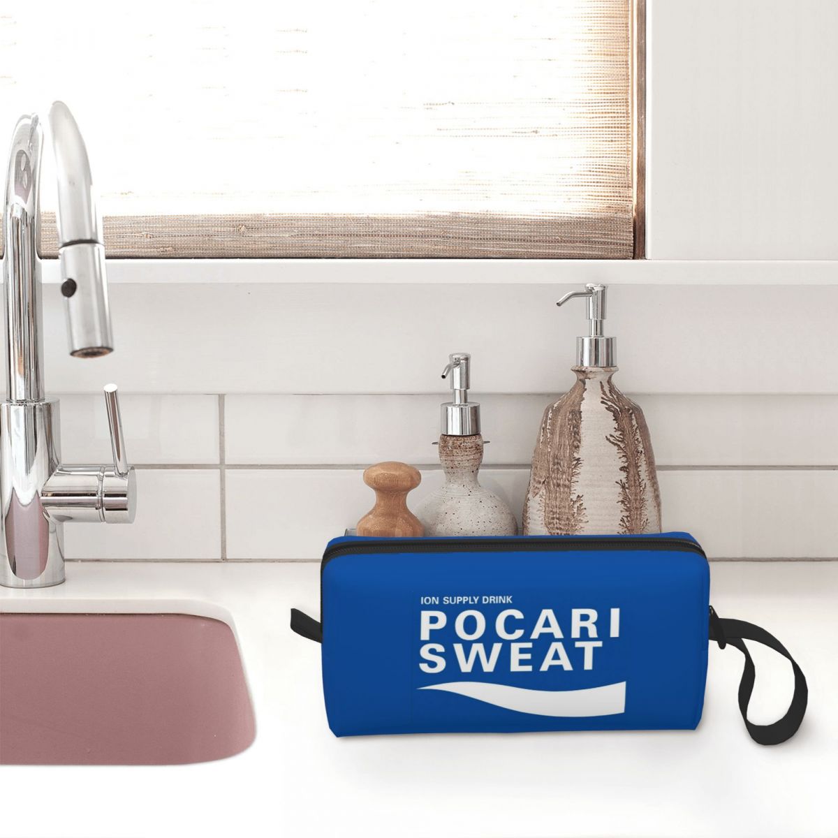Just Some Pocari Sweat Merch M - Just Beauty Makeup recensione e prezzo