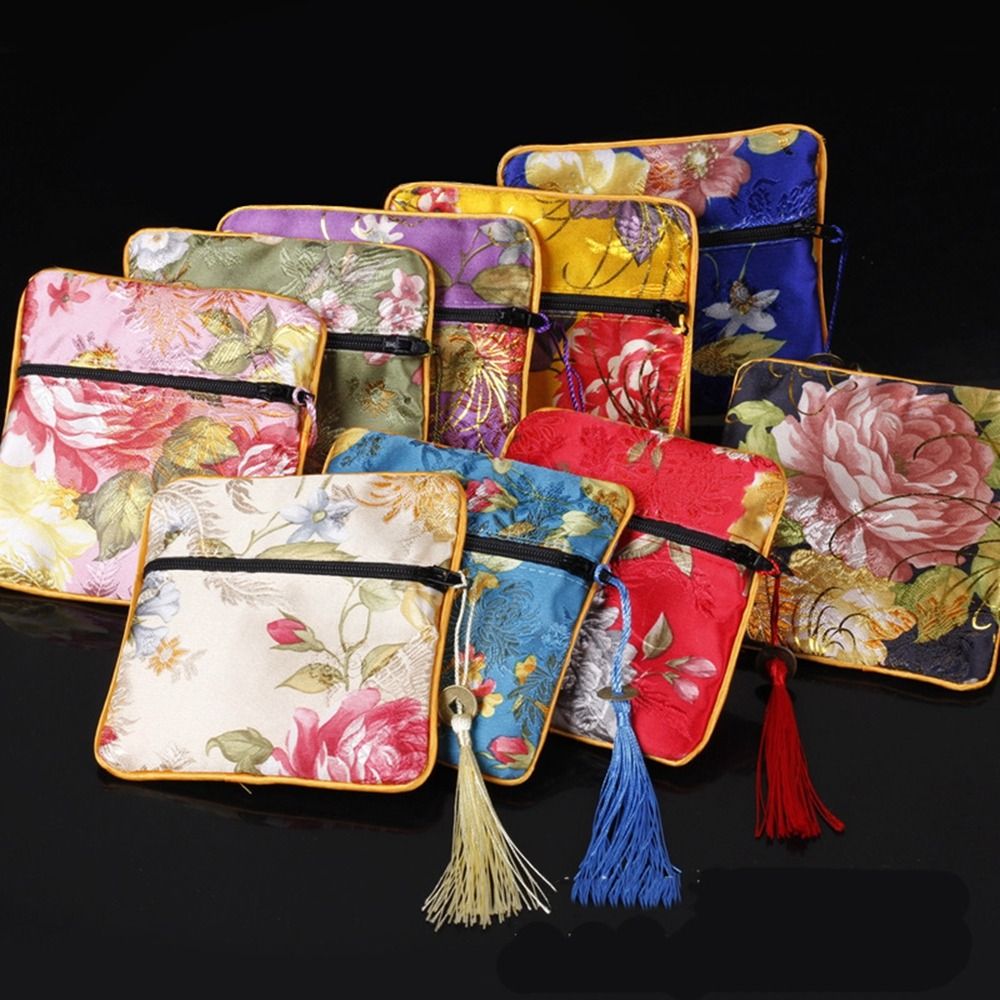Borsellino in tessuto ricamato - Beauty Preservation Makeup Bag recensione e prezzo