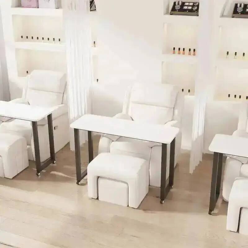 Tavoli per Manicure di Tendenz - Makeup Beauty Lounge recensione e prezzo