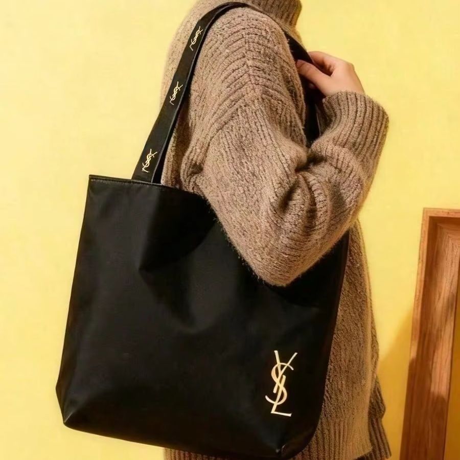 Borsa YSL di Yves Saint Lauren - Ysl Beauty Makeup recensione e prezzo